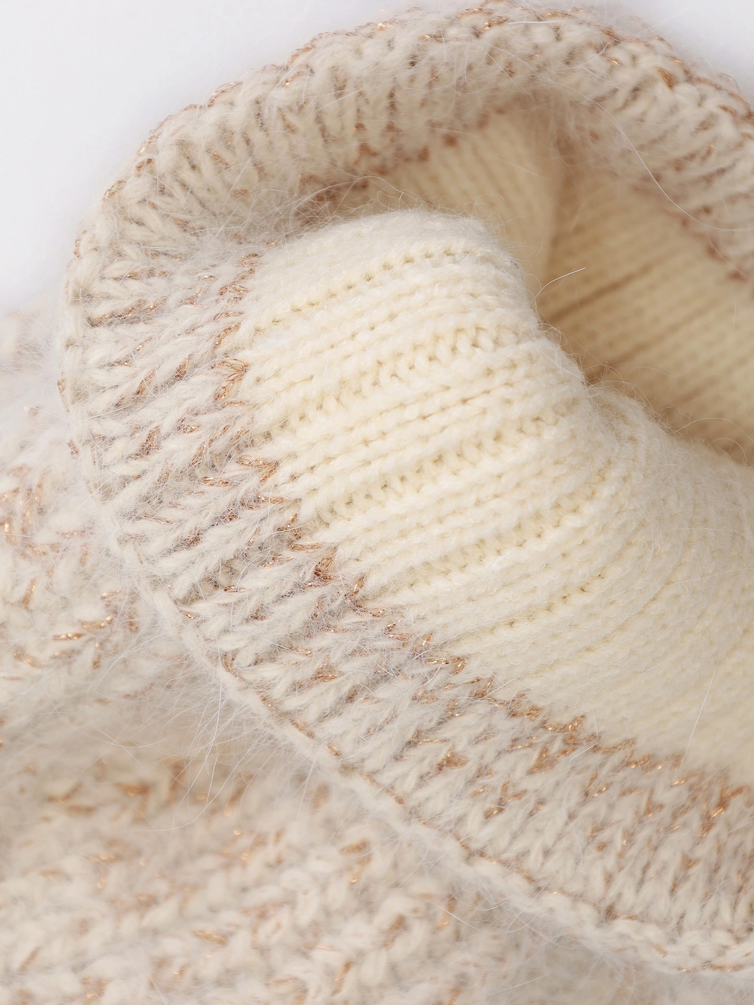 Шапка-бини с люрексом из смесовой шерсти альпаки в ассортименте